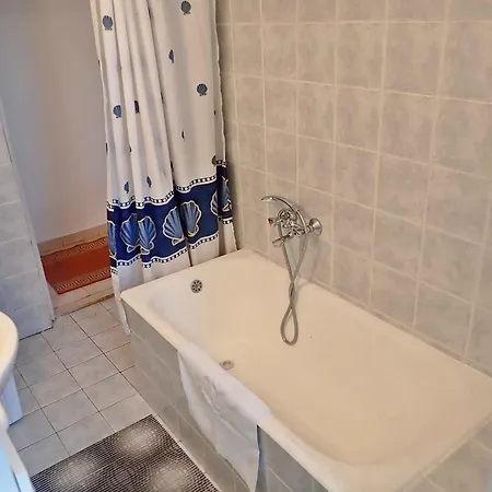 In 37105 アパート ポセダリェ