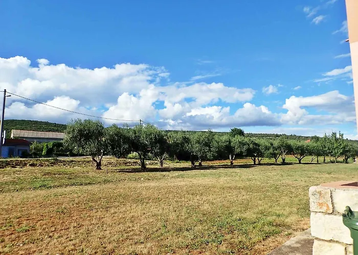 In 37105 * Posedarje